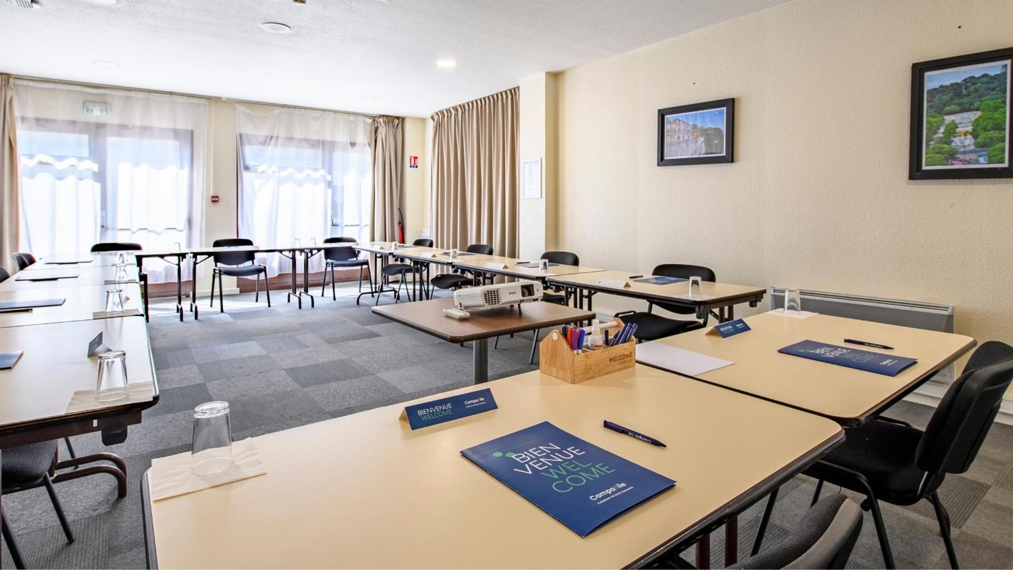 Hotel Campanile Prime - Nimes Centre Zewnętrze zdjęcie